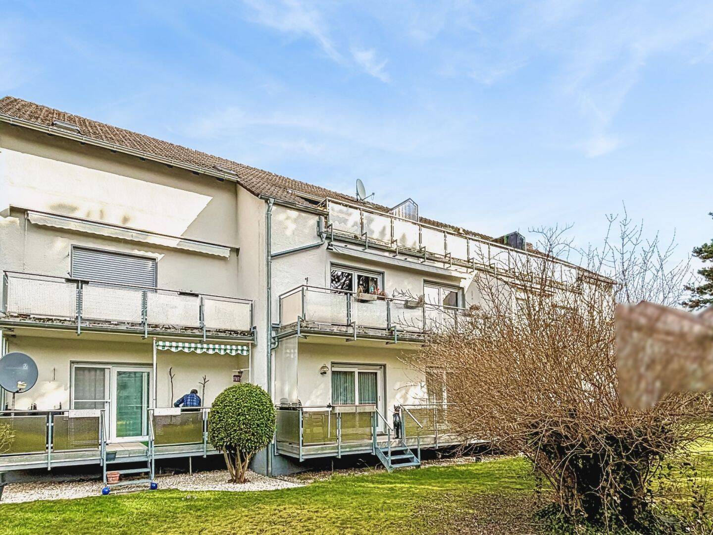 Helle Dachgeschosswohnung mit Sonnenloggia und Blick ins Grüne in Kelkheim, 65779 Kelkheim (Taunus)