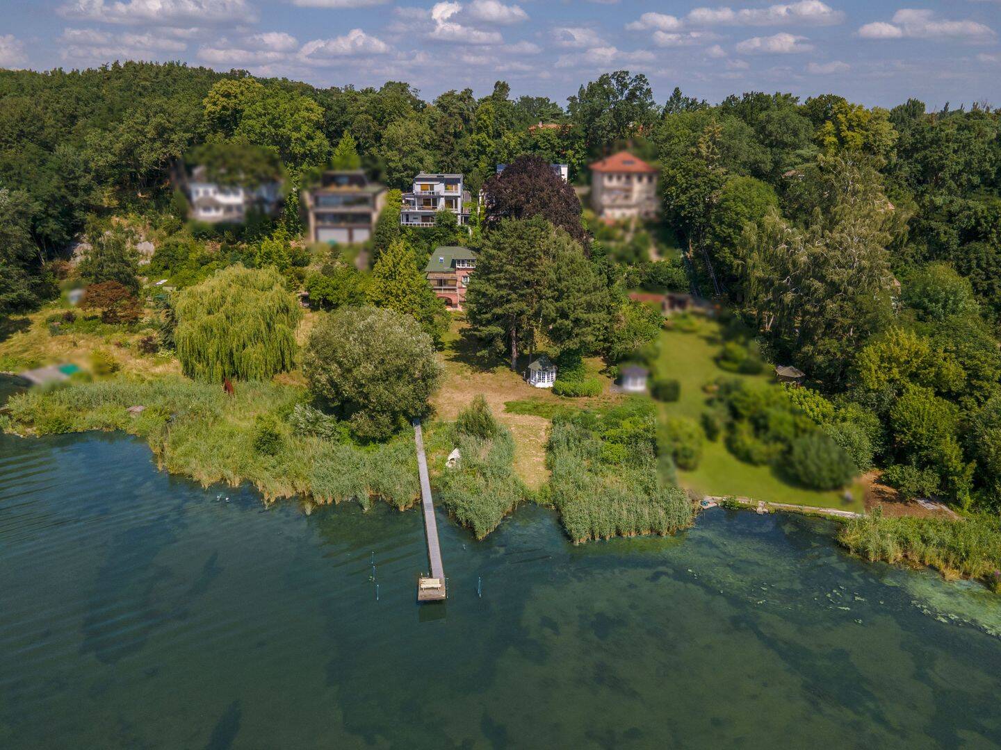 Wassergrundstück mit 3 Häusern, Bootssteg und fantastischem Blick auf die Pfaueninsel, 14089 Berlin (Spandau Gatow Kladow Kolonie Windmühlenberg)