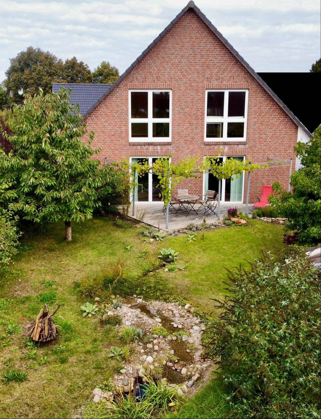Einfamilienhaus in attraktiver, ruhiger Spielstraße nah an der Natur, 24536 Neumünster (Brachenfeld Einfeld Tungendorf)