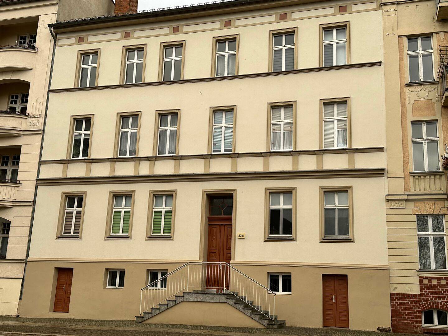 schöne großzügige 2 Raum Wohnung mit Balkon, in ruhiger zentraler Lage, im vollsaniertem Altbau, 15230 Frankfurt (Oder) (Frankfurt)