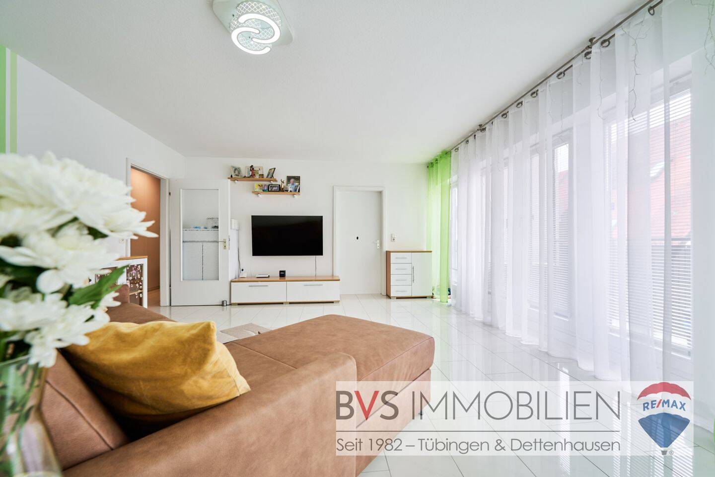 Einziehen und wohlfühlen – moderne 2-Zimmer-Wohnung mit Balkon und Tiefgaragenbox, 71069 Sindelfingen