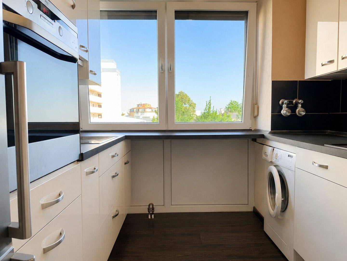 EINZUGSBEREIT UND GROßZÜGIG – geräumige 4-Zimmerwohnung mit Balkon und Stellplatz, 63303 Dreieich
