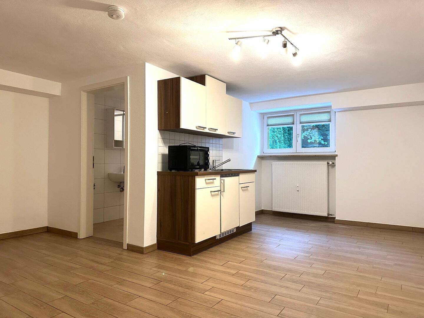 Nettes 1-Zimmer Apartment mit Stellplatz und Küche in Deggendorf, 94469 Deggendorf