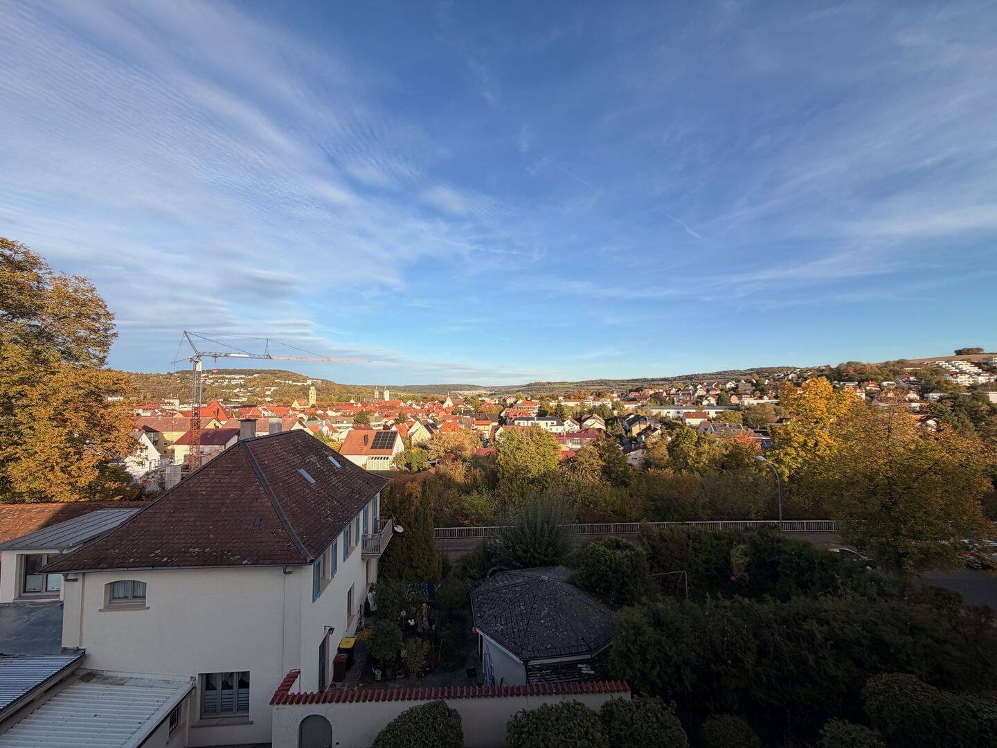 Großzügige Dachgeschosswohnung mit traumhaftem Ausblick über Bad Mergentheim, 97980 Bad Mergentheim