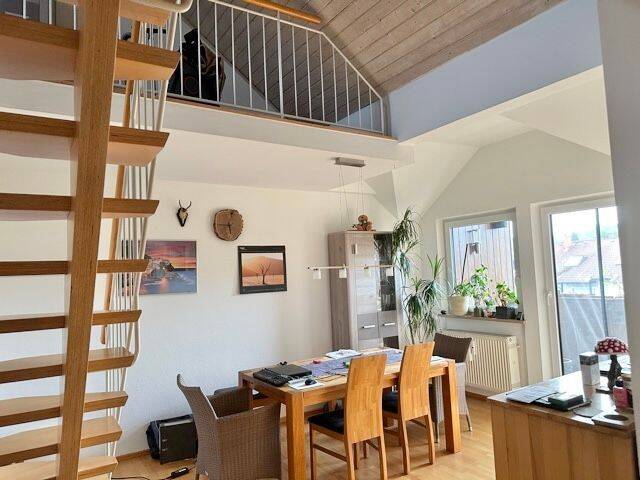 Charmantes Wohnerlebnis mit Galerie-Flair: Außergewöhnliche 2-Zimmer-DG-Whg. in Trostberg., 83308 Trostberg