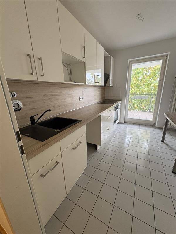Großzügige 3-Zimmer Wohnung mit Balkon in Lichtenberg, 10317 Berlin (Friedrichshain-Kreuzberg Friedrichsfelde Lichtenberg Rummelsburg)