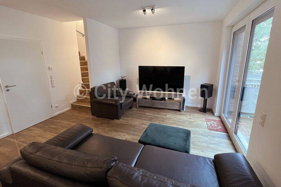 Möblierte Maisonettewohnung mit Balkon und Parkplatz in Hamburg-Harburg, 21149 Hamburg (Harburg Hausbruch Neugraben-Fischbek)