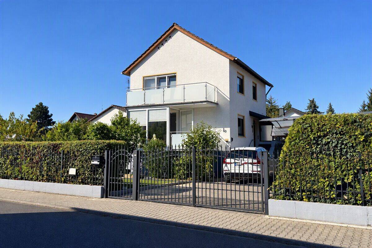 Freistehendes Einfamilienhaus mit schönem Garten, 55232 Alzey