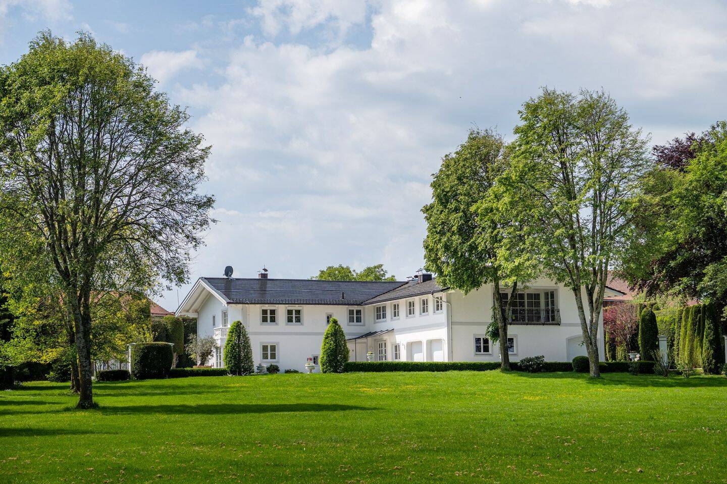 AIGNER – Exklusive Luxusvilla in Sauerlach – Mediterranes Flair trifft oberbayerische Lebensqualität, 82054 Sauerlach