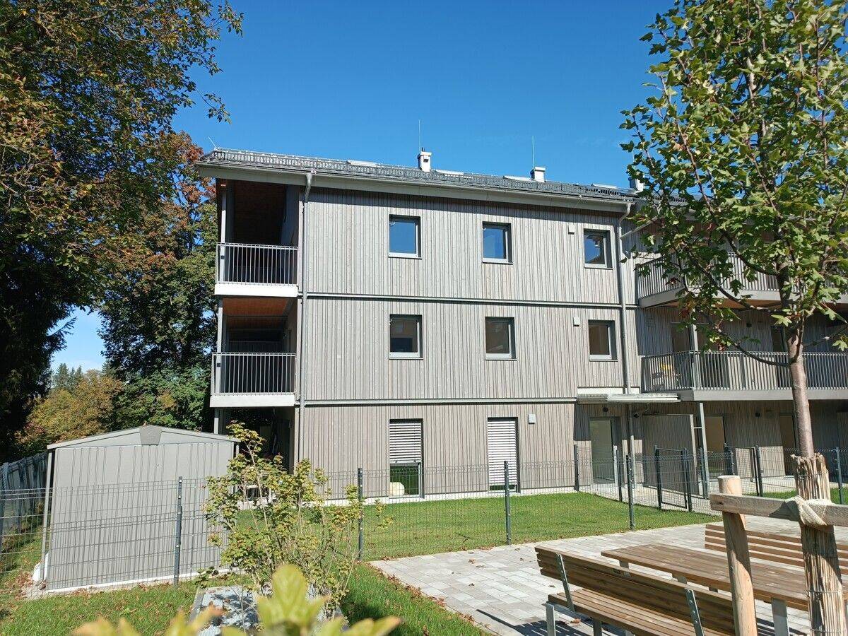 Wohnen auf zwei Ebenen! Exklusive Neubau-Maisonette-Wohnung mit Balkon in 83410 Laufen, 83410 Laufen