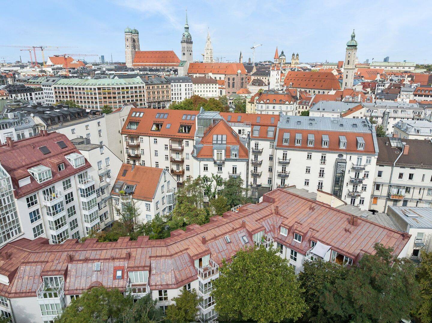 Traumhafte Innenhofruhe in Altstadt-Lehel: Großzügige Dachgeschoss-Maisonette mit Dachterrasse nahe dem Viktualienmarkt, 80469 München (Altstadt-Lehel Ludwigsvorstadt-Isarvorstadt)