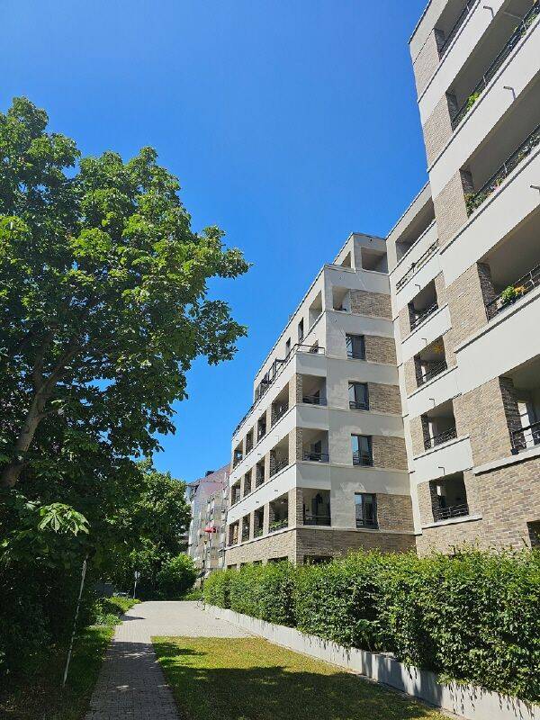 10 Minuten zur Uni-Klinik: 3-Zi.-Wohnung mit Balkon & Gäste-Bad // EBK möglich, 1307 Dresden