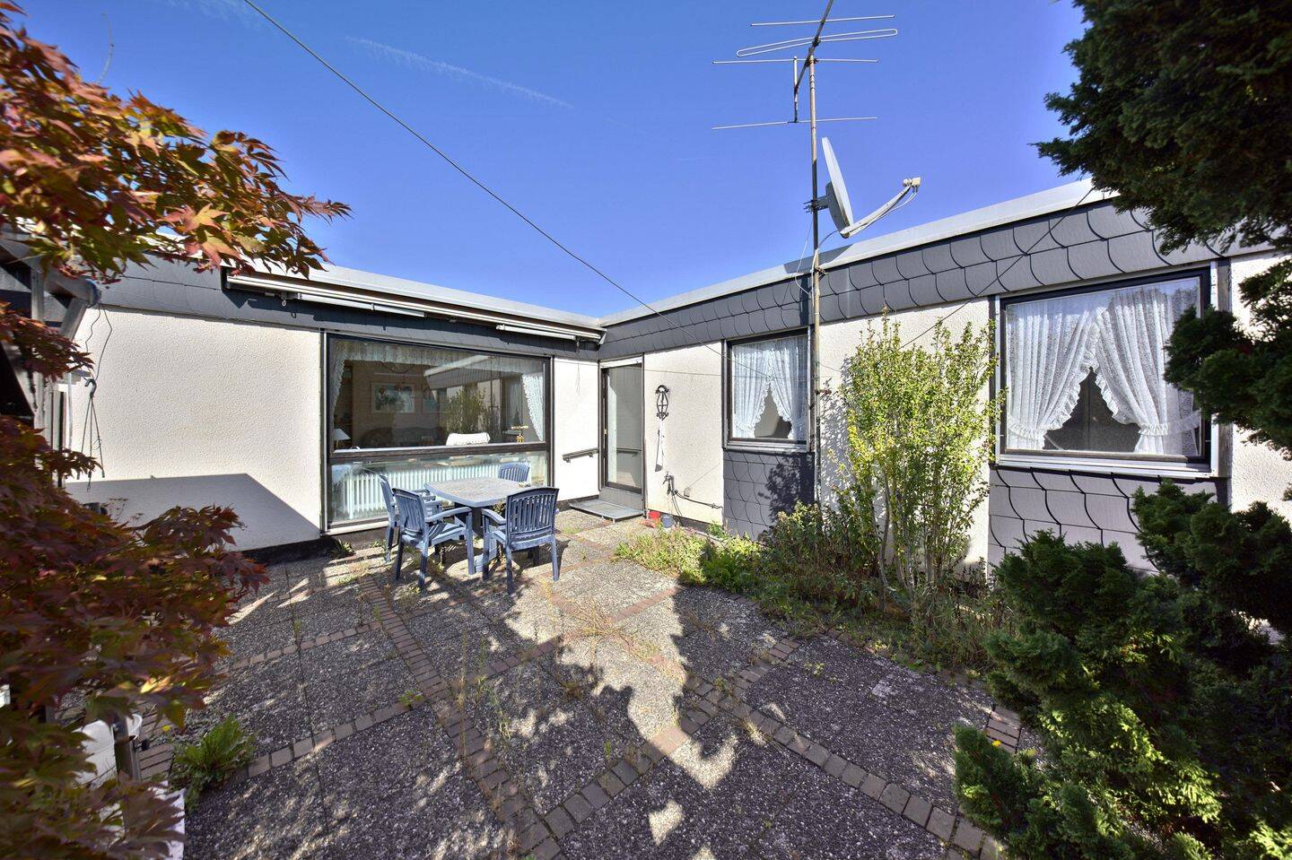 Freier Bungalow auf Erbbaurechtsgrundstück und Garage in Röthenbach b.Schweinau, 90449 Nürnberg (Gebersdorf Neuröthenbach Röthenbach bei Schweinau)