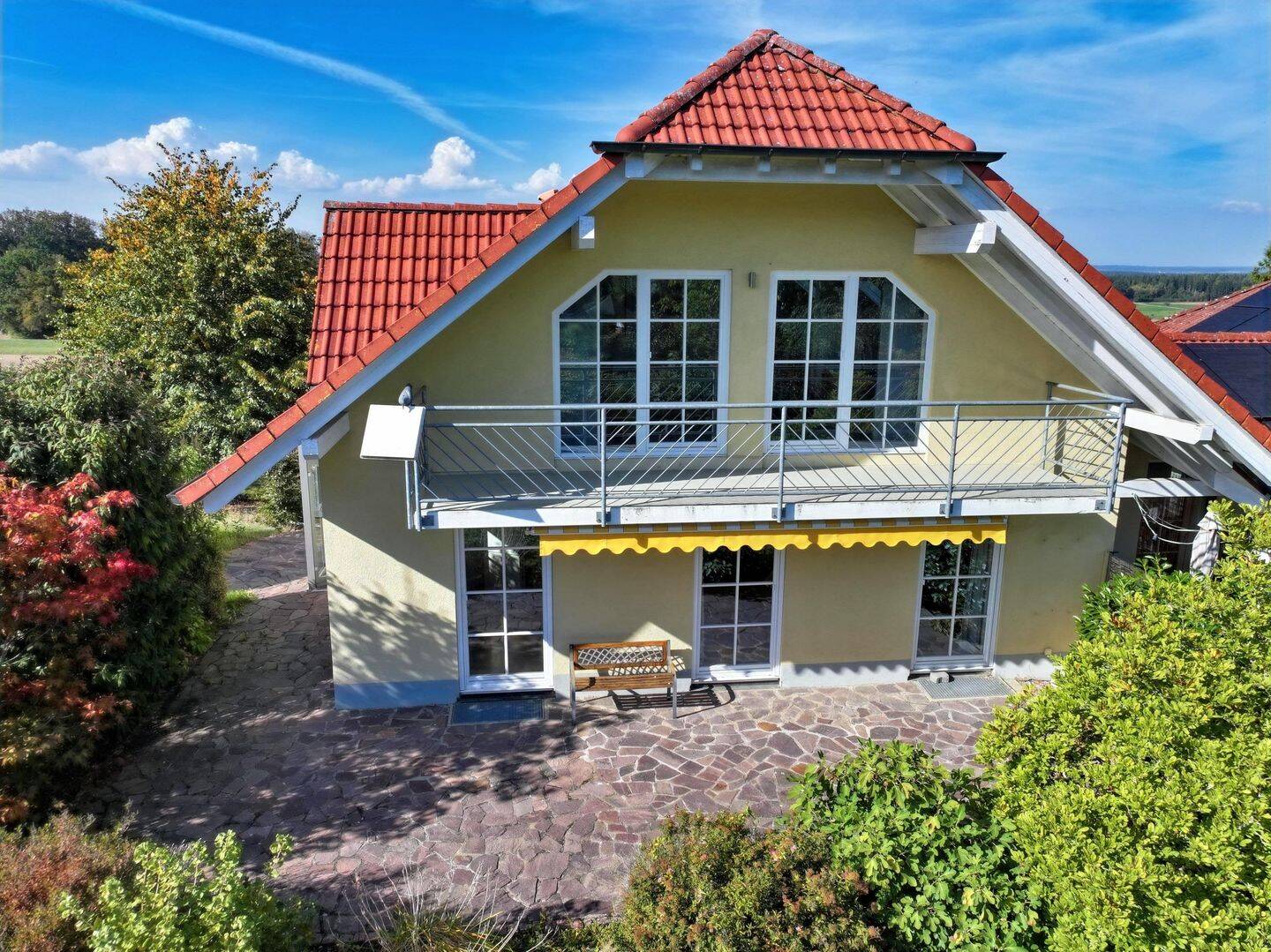 WOHNEN IN TOLLER ORTSRANDLAGE – WOHNHAUS MIT VIEL PLATZ, 78355 Hohenfels
