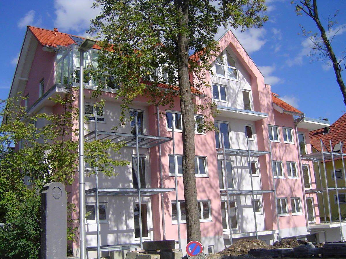 Modernes Wohnen im Park – idyllisch, stadtnah, chick – 1,5 Zimmer Eigentumswohnung mit lauschiger Terrasse, 78054 Villingen-Schwenningen
