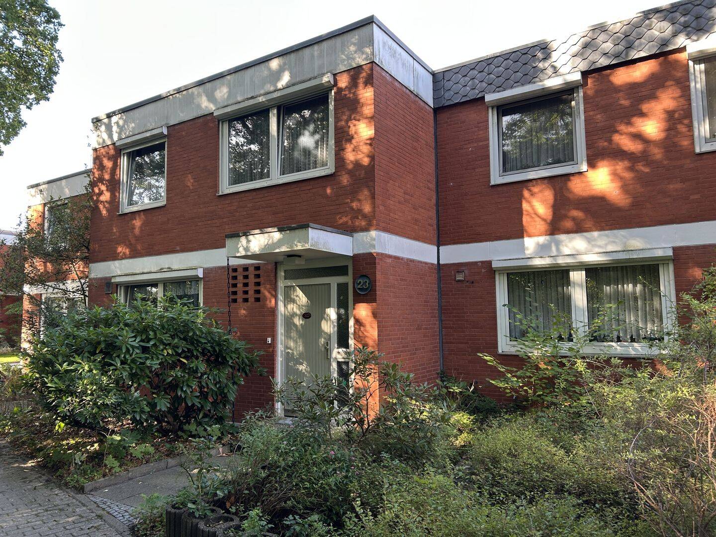 Renovierungsbedürftiges MRH mit Terrassenüberdachung, Vollkeller und Garage in Lüneburg – Kaltenmoor., 21337 Lüneburg