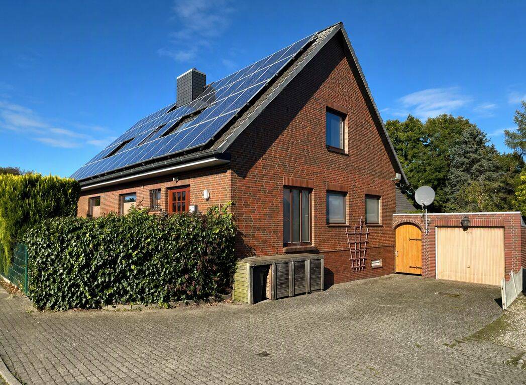 Großzügiges Einfamilienhaus direkt am Deich, 25491 Hetlingen