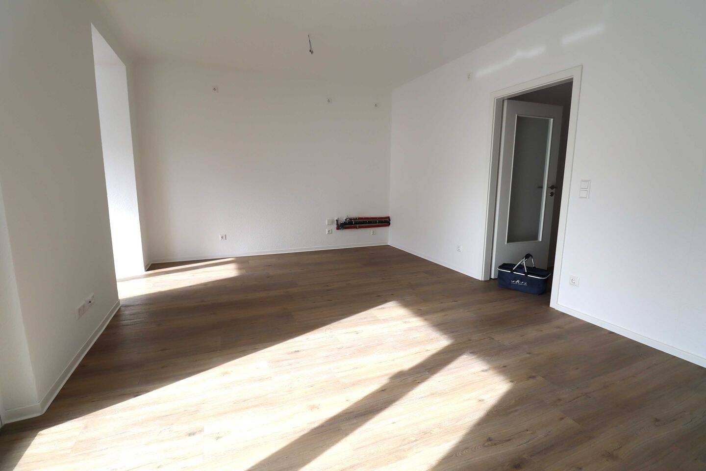 2-Raumwohnung mit Dusche, Aufzug und Balkon, 9119 Chemnitz (Helbersdorf Kapellenberg Kappel Zentrum)
