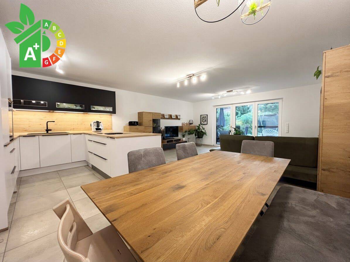 Einzigartige 4-Zimmer-Erdgeschosswohnung mit großem Gartenanteil in Schwarzenbruck, 90592 Schwarzenbruck