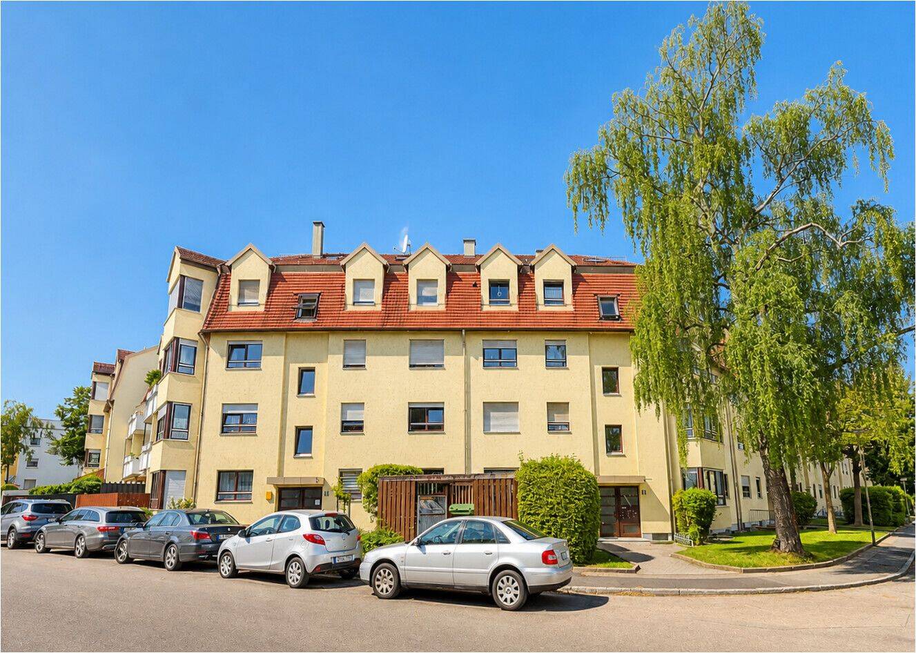 „Wohnen, wo man sich wohlfühlt – begehrte Lage, schöner Balkon, Tiefgarage -Eigenbezug oder Anlage, 86169 Augsburg (Firnhaberau Hammerschmiede Lechhausen)