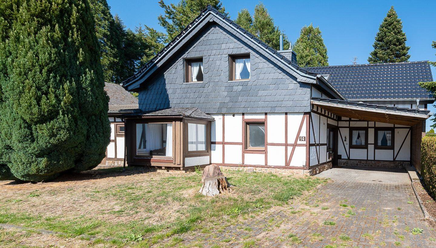 Massives Fachwerkhaus mit 4 Schlafzimmern in Bettenfeld I Garten & Terrasse I Garage & Carport, 54533 Bettenfeld