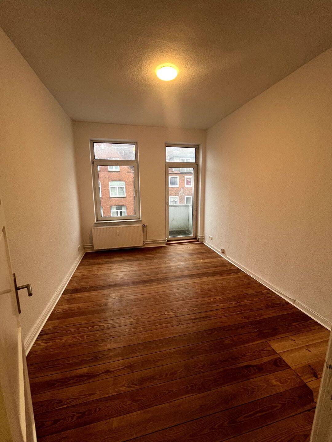 3-Zimmer-Wohnung mit Balkon im 3. Stock in Kiel, 24114 Kiel (Südfriedhof)
