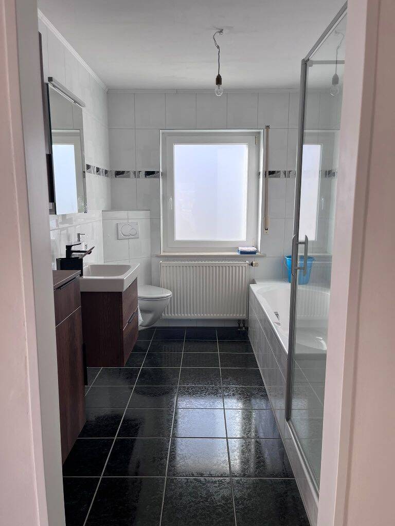 Wer die Natur und Ruhe liebt, wohnt hier richtig! Großzügige helle 3 Zimmerwohnung in schöner Lage in Hetzles mit Fernblick, 91077 Hetzles