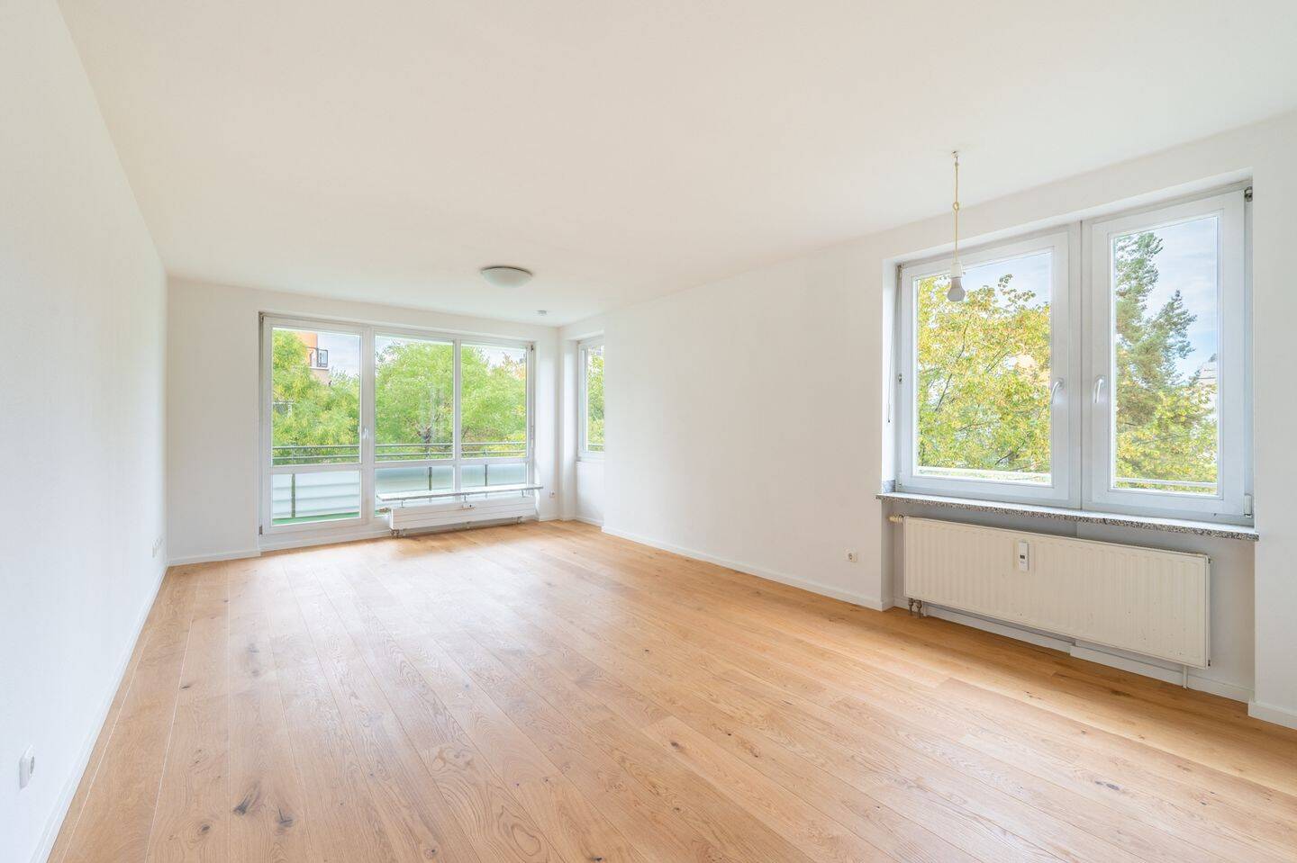 AIGNER – Ruhig gelegene 4-Zimmer-Wohnung mit optimalem Grundriss und Balkon zum grünen Innenhof, 80807 München (Milbertshofen-Am Hart Schwabing-Freimann)