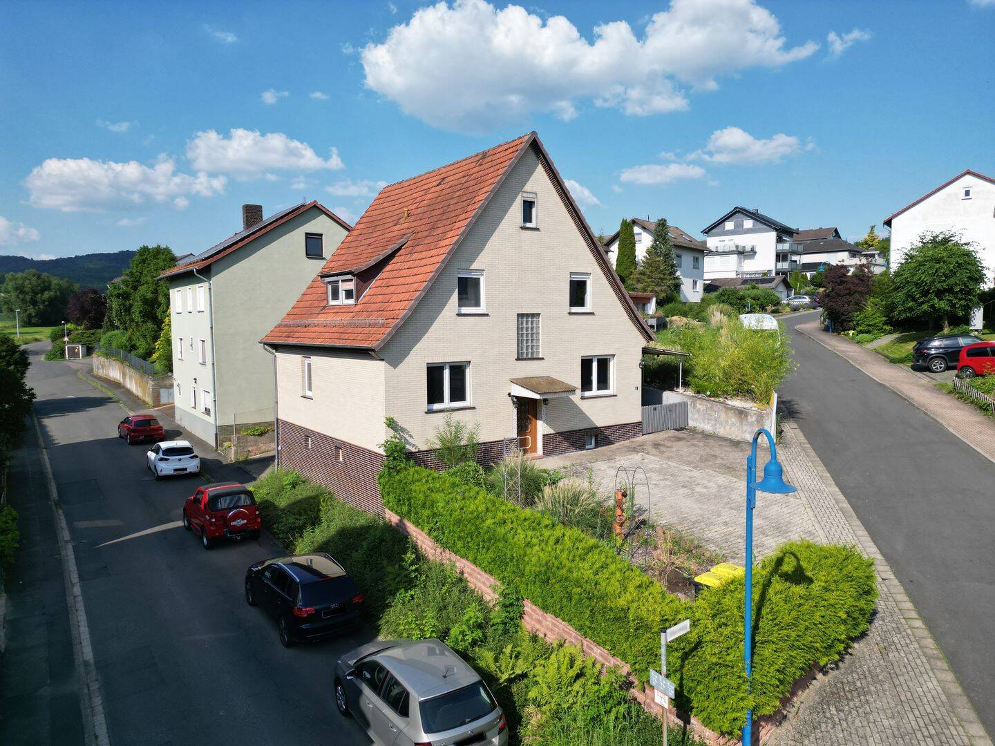 Großzügiges Familienhaus mit separatem Studio in Niedenstein OT, 34305 Niedenstein