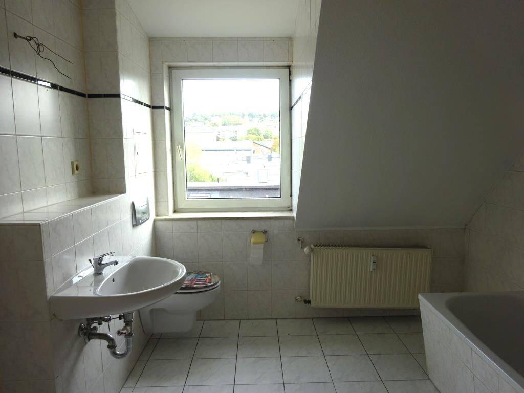 Großzügige 3-Zi-Whg. im DG im Zentrum, 7545 Gera (Bieblach Innenstadt Ostviertel Pforten Untermhaus)
