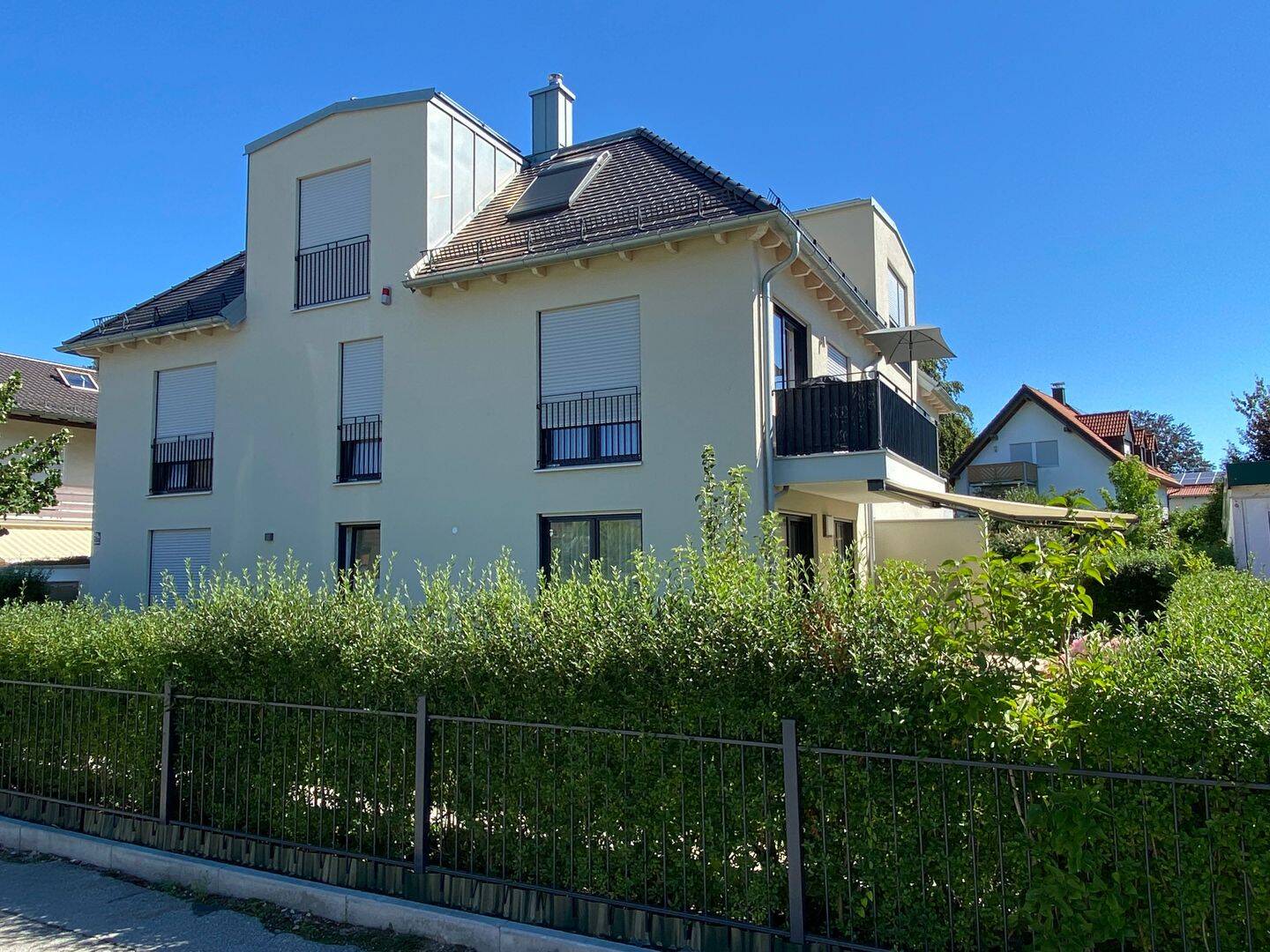 Neuwertige 4-Zimmer-Wohnung mit Einbauküche in München Hadern, 81377 München (Hadern Sendling-Westpark)