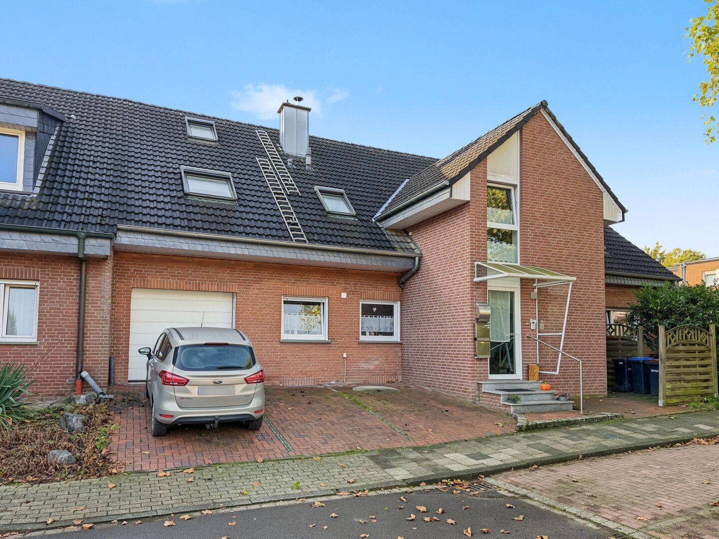 Moderne Dachgeschosswohnung aus 2008 mit großzügigem Spitzboden in ruhiger Lage von Burgsteinfurt, 48565 Steinfurt