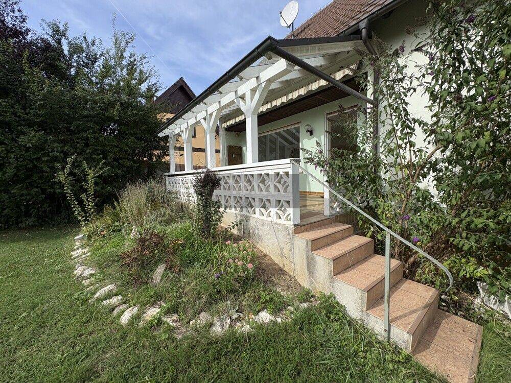 Einfamilienhaus mit Großem Garten , 2 Wohnungen , 2 Garagen & Großer Scheune in Altenkunstadt ., 96264 Altenkunstadt