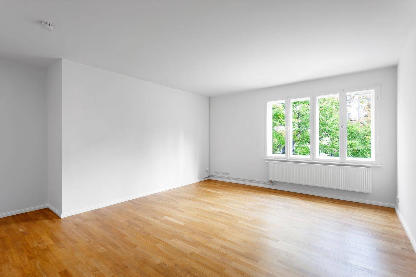 Charlottenburg: drei Zimmer, Blick ins Grüne. Einziehen für 325.000 €., 14059 Berlin (Charlottenburg-Wilmersdorf Charlottenburg Westend)