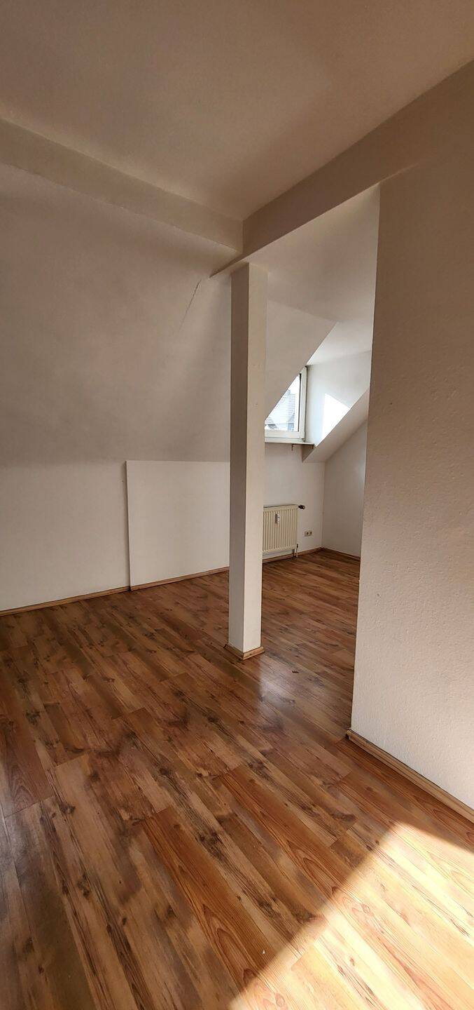 Gemütliche DG-Wohnung, 40233 Düsseldorf (Flingern Nord Flingern Süd Lierenfeld Oberbilk Stadtmitte)