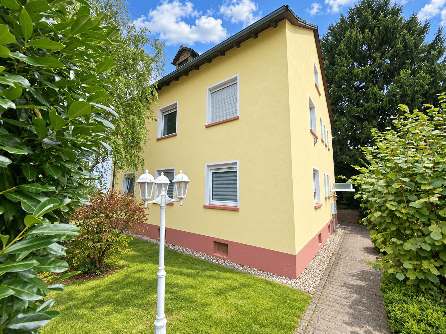 Attraktive 2-Zimmer-Wohnung in ruhiger Lage von Frankurt-Unterliederbach, 65929 Frankfurt am Main (Höchst Schwanheim Unterliederbach)
