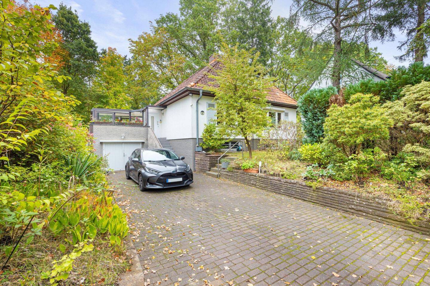 Einfamilienhaus mit Blick ins Grüne und großzügigem Grundstück, 22559 Hamburg (Altona Rissen)