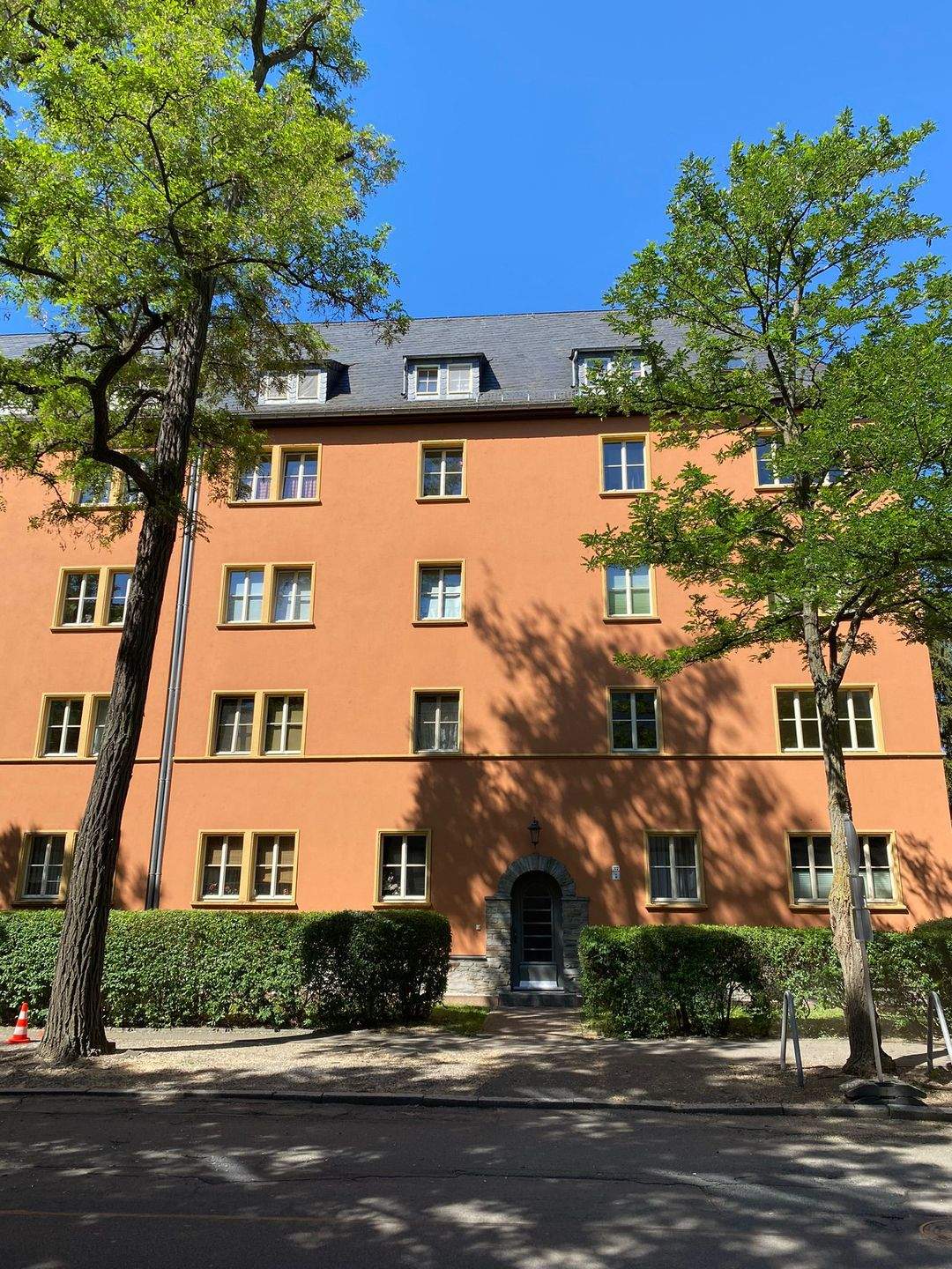 Kleine 3-Raum-Wohnung mit Wintergarten zu vermieten, 8058 Zwickau