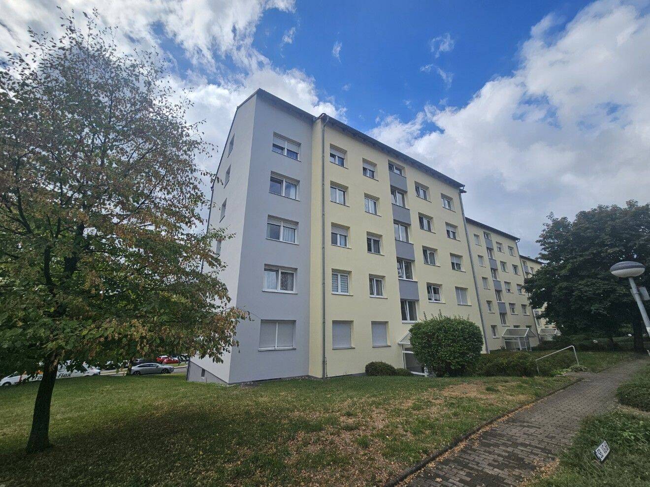 Gepflegte 4 ZKB-Eigentumswohnung/ Balkon/ Stellplatz in guter Lage von Saarbrücken-Heidenkopferdell, 66123 Saarbrücken