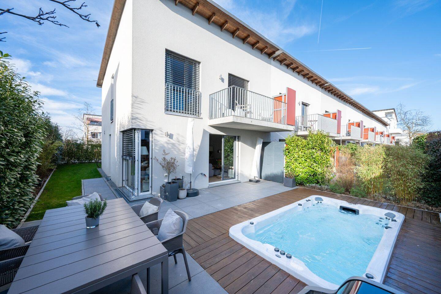 AIGNER – Modernes Reiheneckhaus mit swim – Spa und sonniger Süd-Terrasse, 85635 Höhenkirchen-Siegertsbrunn