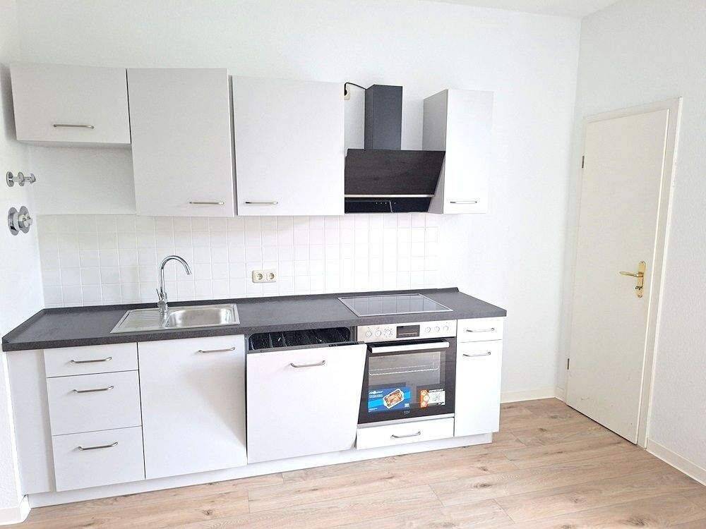 !! NEUE EINBAUKÜCHE, 2-Zimmer-Wohnung mit neuem Laminat im Stadtteil Schlosschemnitz !!, 9113 Chemnitz