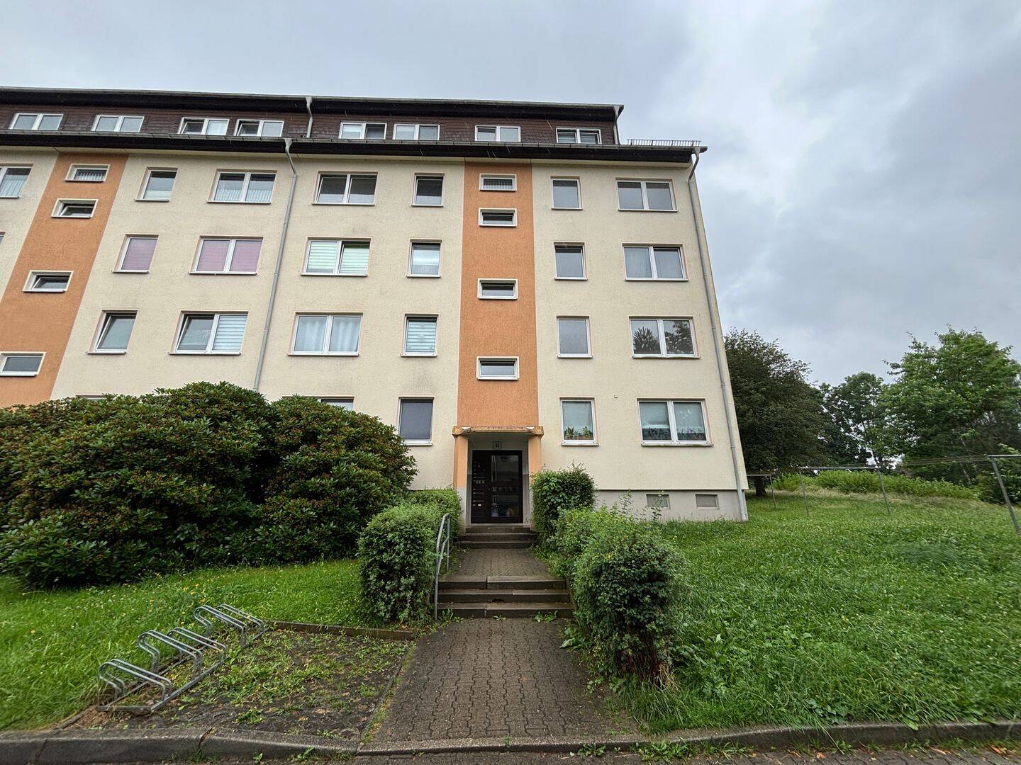 Kompakte 2-Zimmer-Dachgeschosswohnung mit eigenem Stellplatz und Kellerabteil, 9117 Chemnitz (Rabenstein Reichenbrand Rottluff Siegmar)