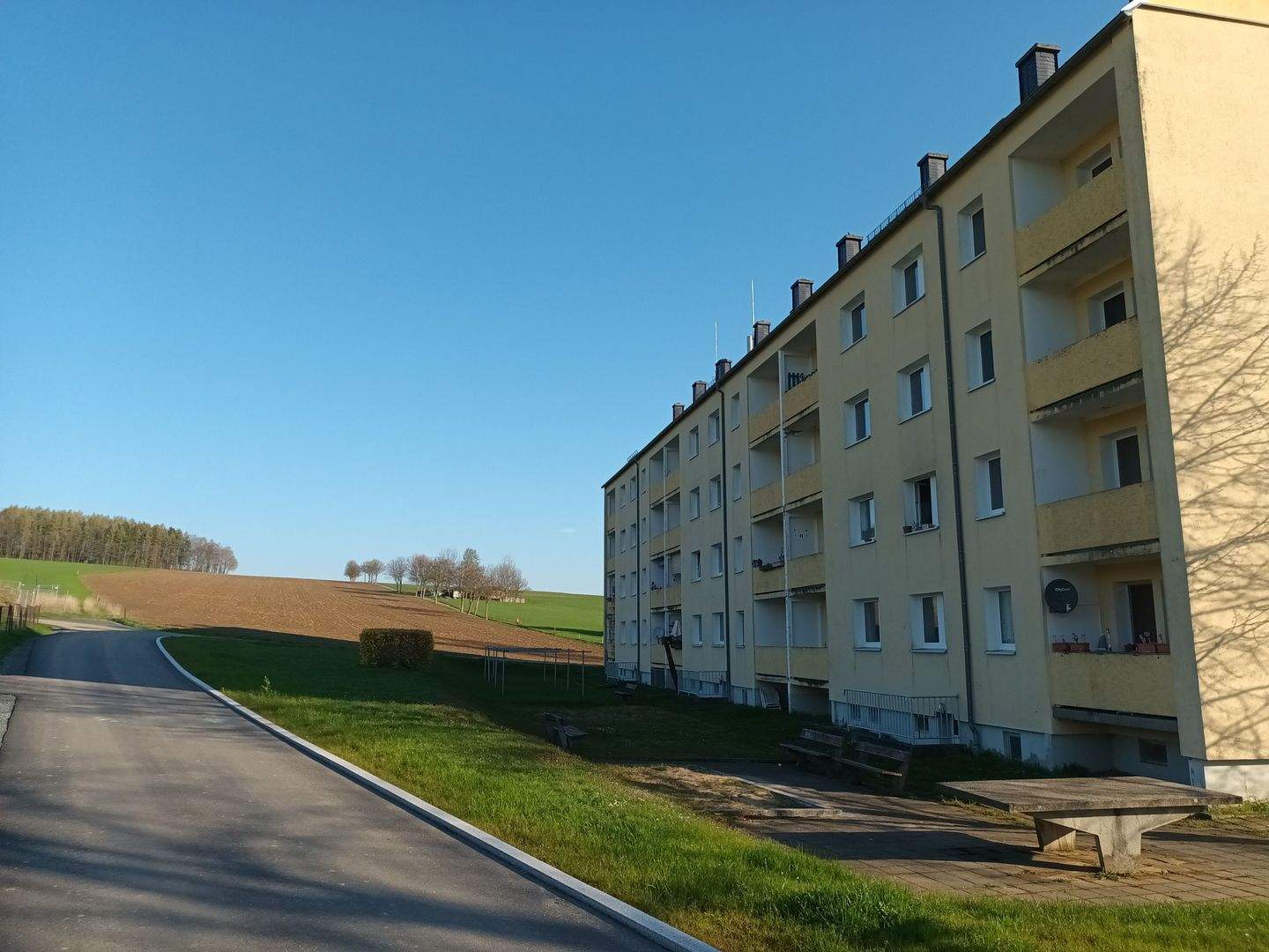 Helle 2-Zimmer-Wohnung mit Balkon im 2. OG, 9430 Drebach