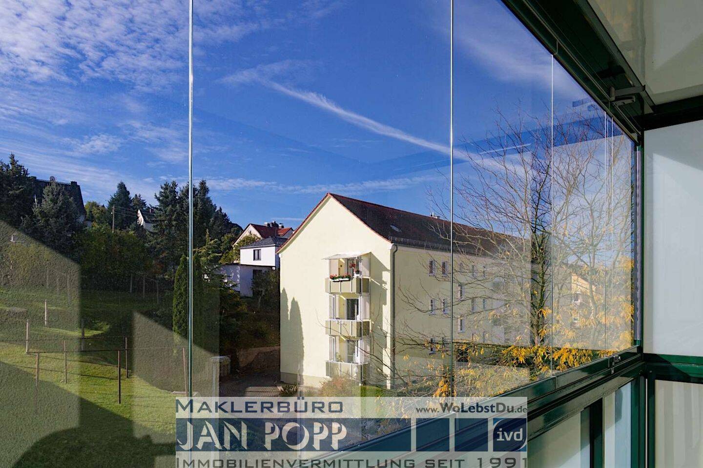 3-Zimmer-Eigentumswohnung mit Panoramablick und verglastem Balkon in ruhiger Höhenlage, 7973 Greiz