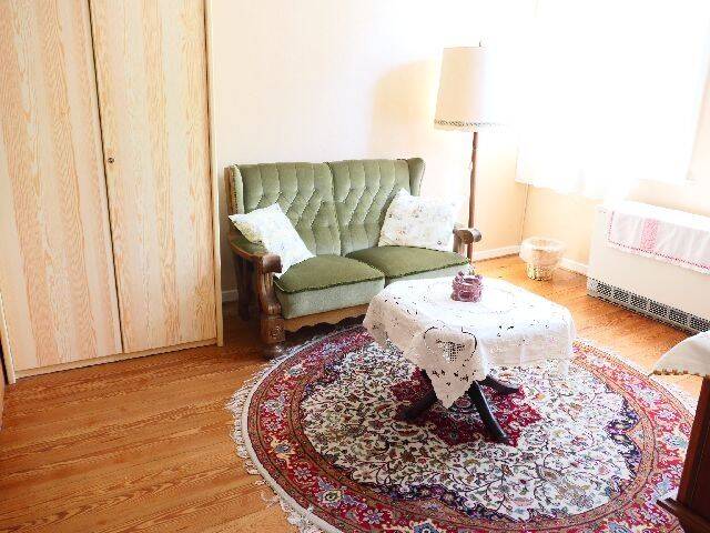 Große preiswerte zentrale 3 Zimmer-Erdgeschoss-Wohnung mit Einbauküche und Innenhof-Terrasse!, 37619 Bodenwerder