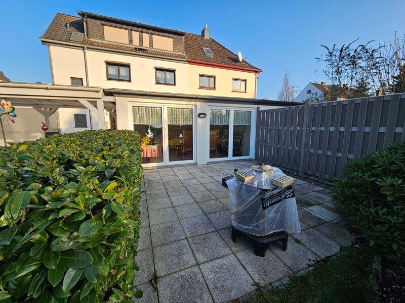 *Preisreduzierung*
Doppelhaushälfte mit sehr viel Platz und großem Garten sucht neue Eigentümer, 28779 Bremen (Blumenthal Lüssum-Bockhorn)