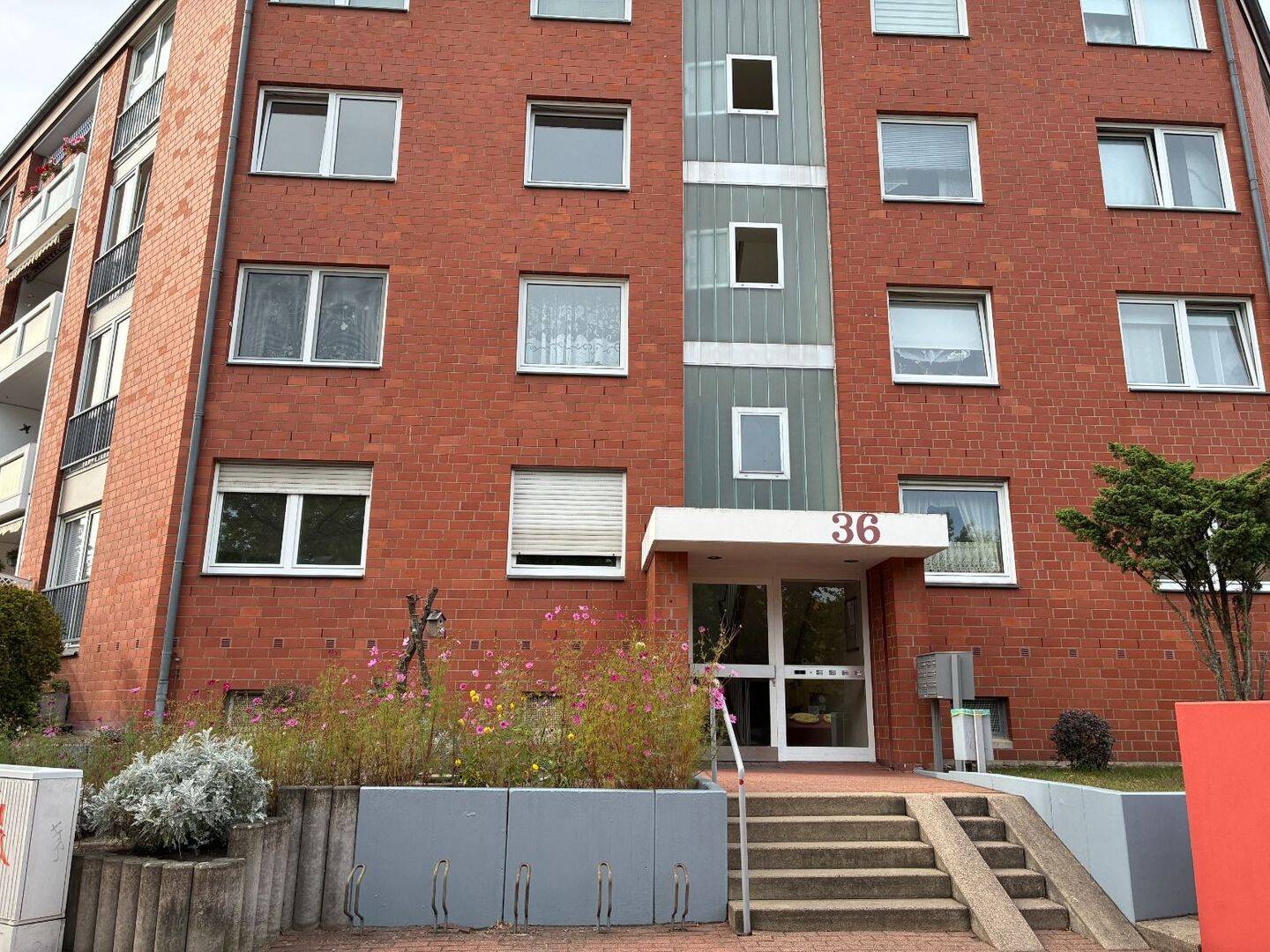 Helle 3-Zimmerwohnung mit Balkon zum Innenhof, 30627 Hannover