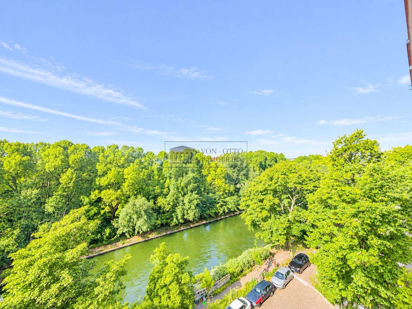 Wohnen am Wasser: Helle 2 Zimmer Wohnung mit großem Balkon und Weitblick, 12059 Berlin (Neukölln Kolonie Petersbaude Kolonie Rübezahl)