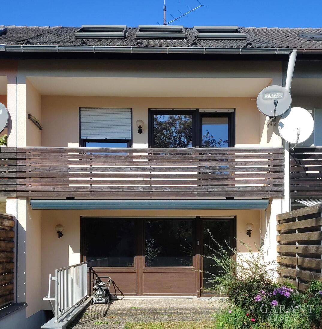 Viel Platz für Ihre Familie! Reihenmittelhaus mit Südgarten und Gestaltungspotenzial, 90475 Nürnberg