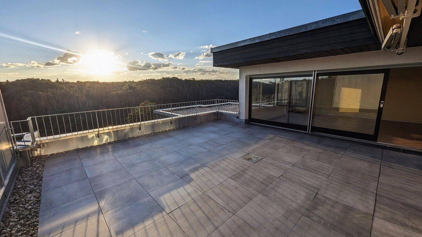 133 m² Terrassenwohnung mit Traumaussicht, Eigener Eingang & Garage in Wildberg, 72218 Wildberg